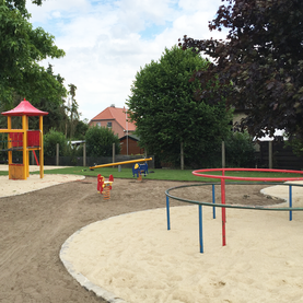 Vorbereitung Spielplatz Rasen